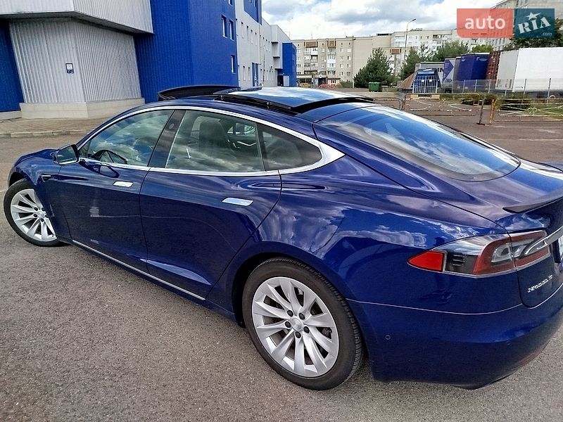 Лифтбек Tesla Model S 2016 в Ковеле
