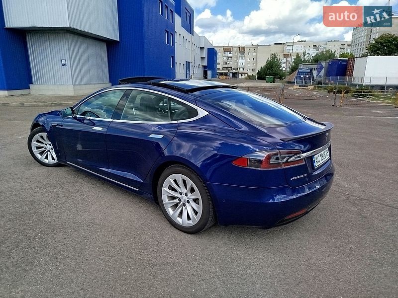 Лифтбек Tesla Model S 2016 в Ковеле