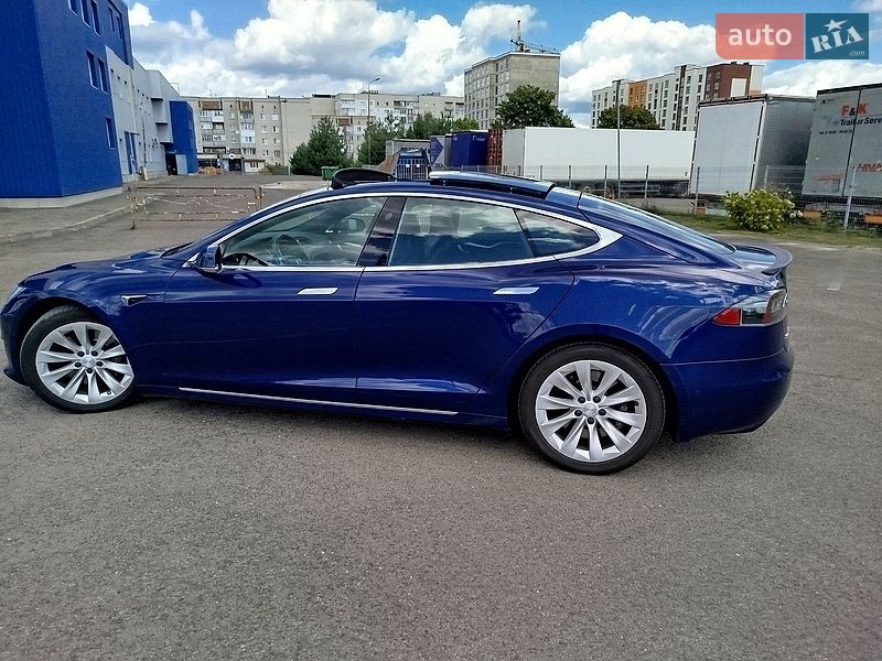 Лифтбек Tesla Model S 2016 в Ковеле