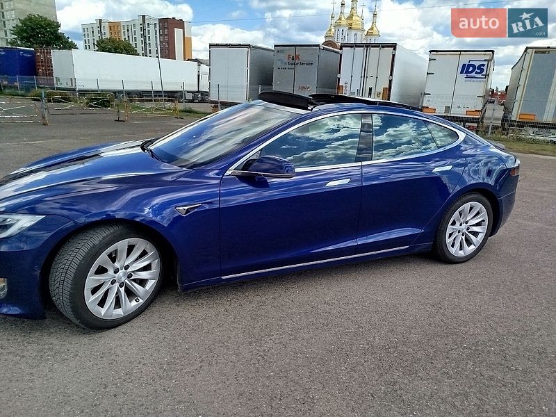 Лифтбек Tesla Model S 2016 в Ковеле