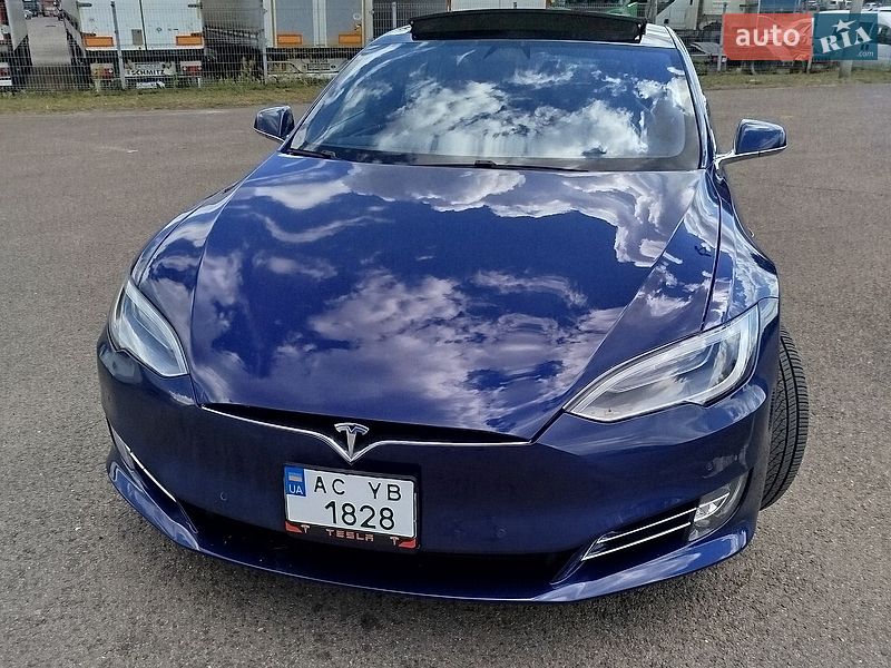 Лифтбек Tesla Model S 2016 в Ковеле