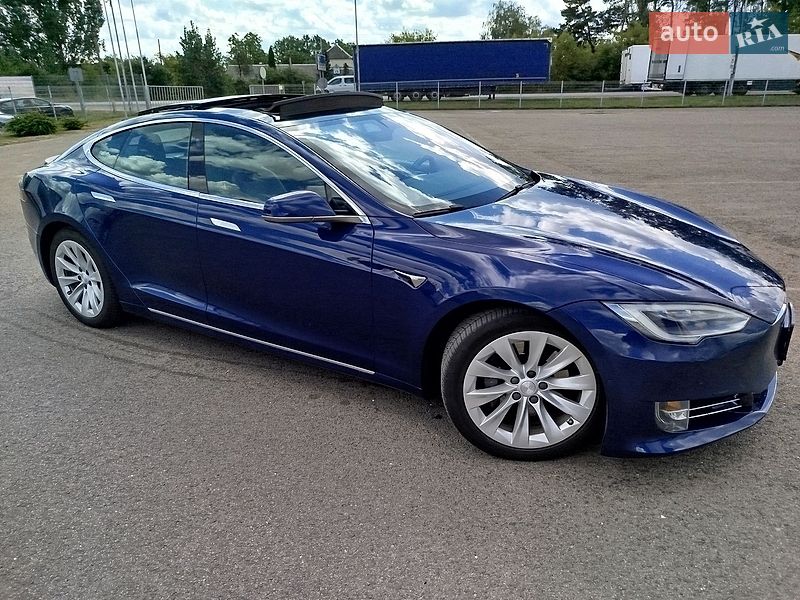 Лифтбек Tesla Model S 2016 в Ковеле