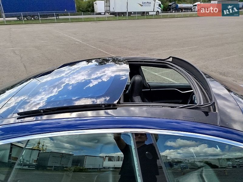 Лифтбек Tesla Model S 2016 в Ковеле