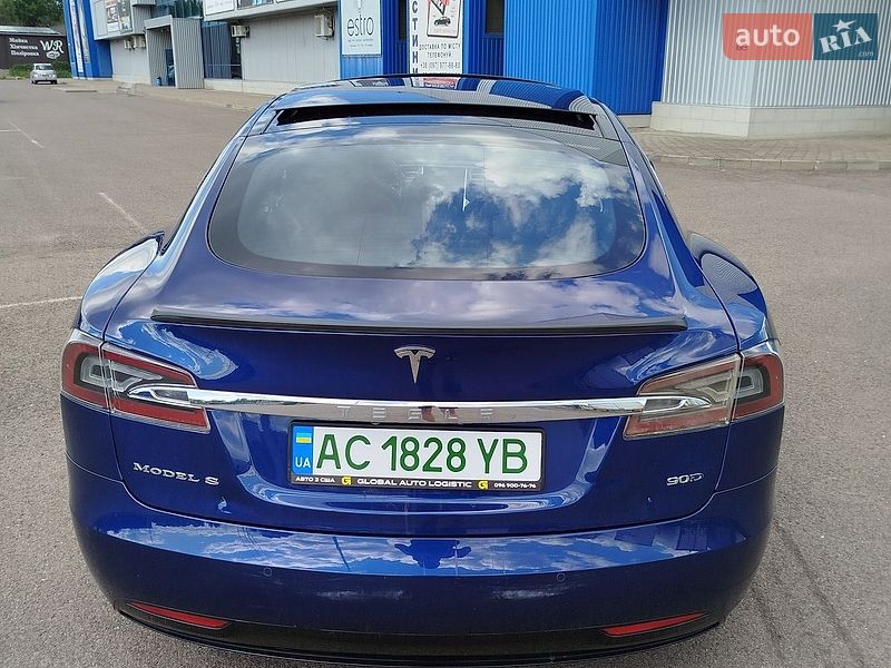 Лифтбек Tesla Model S 2016 в Ковеле