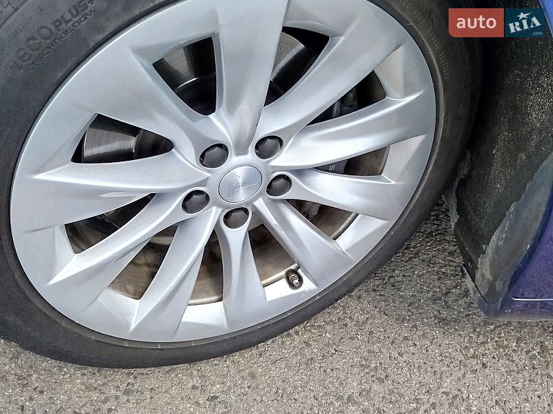 Лифтбек Tesla Model S 2016 в Ковеле