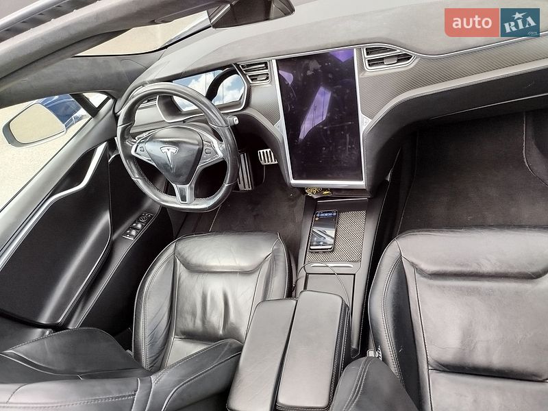 Лифтбек Tesla Model S 2016 в Ковеле