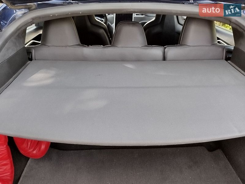 Лифтбек Tesla Model S 2016 в Ковеле