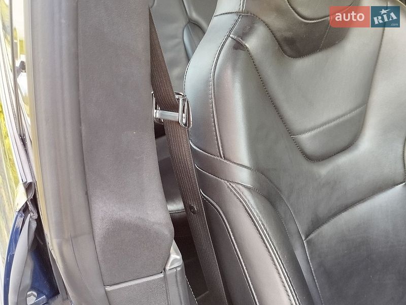 Лифтбек Tesla Model S 2016 в Ковеле
