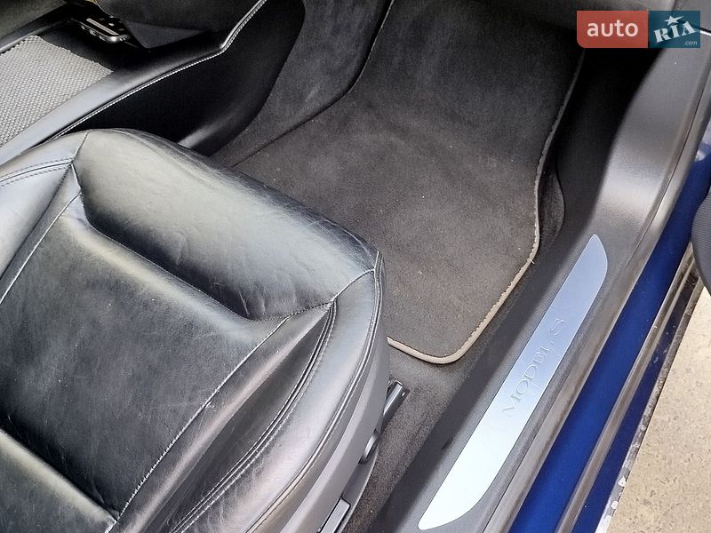 Лифтбек Tesla Model S 2016 в Ковеле