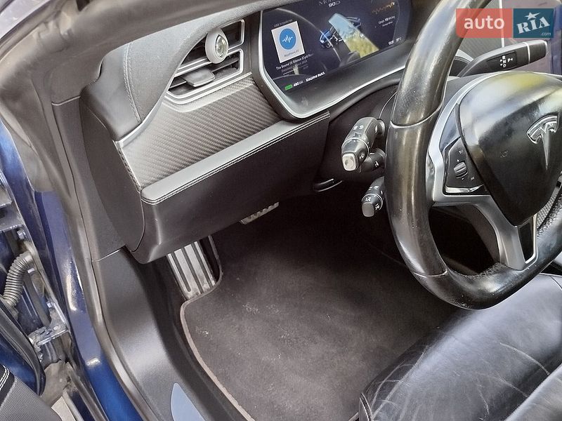 Лифтбек Tesla Model S 2016 в Ковеле