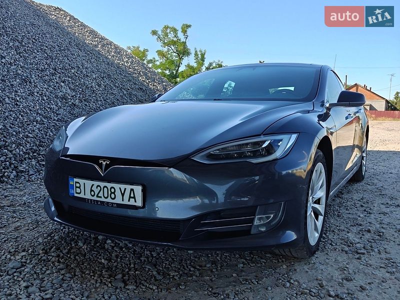 Ліфтбек Tesla Model S 2018 в Полтаві