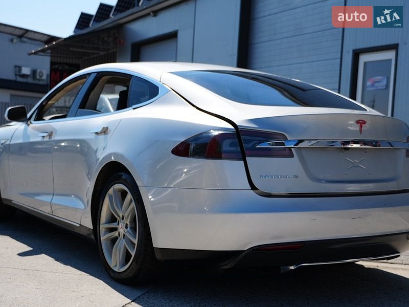 Лифтбек Tesla Model S 2014 в Дрогобыче фото 33 Лифтбек Tesla Model S 2014 в Дрогобыче