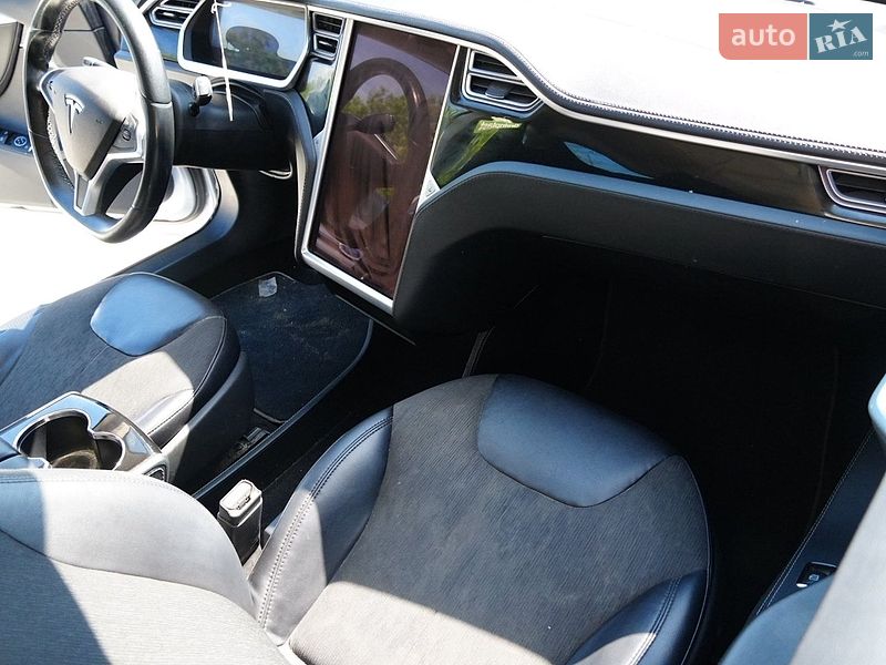 Лифтбек Tesla Model S 2014 в Дрогобыче фото 57 Лифтбек Tesla Model S 2014 в Дрогобыче