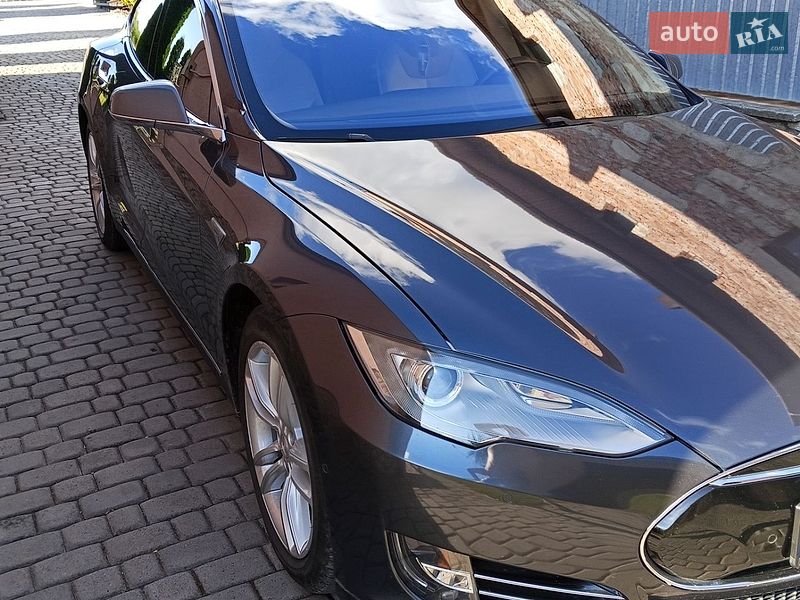 Лифтбек Tesla Model S 2016 в Тернополе фото 2 Лифтбек Tesla Model S 2016 в Тернополе