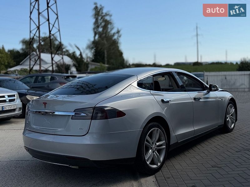 Лифтбек Tesla Model S 2014 в Дрогобыче фото 13 Лифтбек Tesla Model S 2014 в Дрогобыче