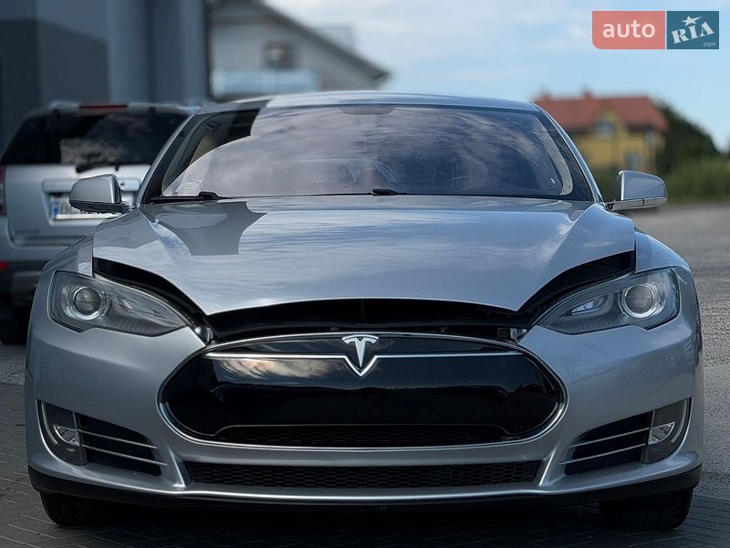 Лифтбек Tesla Model S 2014 в Дрогобыче фото 23 Лифтбек Tesla Model S 2014 в Дрогобыче