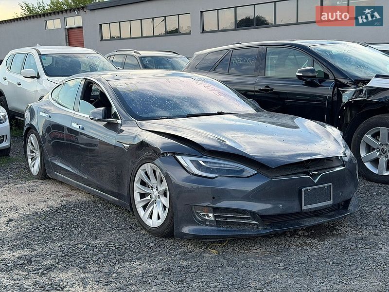 Лифтбек Tesla Model S 2018 в Владимире фото 2 Лифтбек Tesla Model S 2018 в Владимире