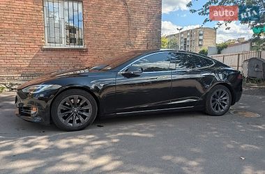 Лифтбек Tesla Model S 2018 в Киеве
