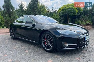 Ліфтбек Tesla Model S 2015 в Житомирі