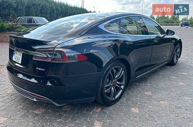 Ліфтбек Tesla Model S 2015 в Житомирі