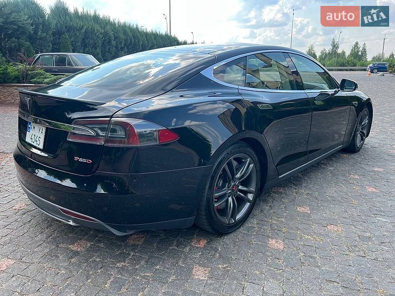 Ліфтбек Tesla Model S 2015 в Житомирі
