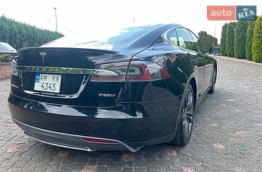 Ліфтбек Tesla Model S 2015 в Житомирі