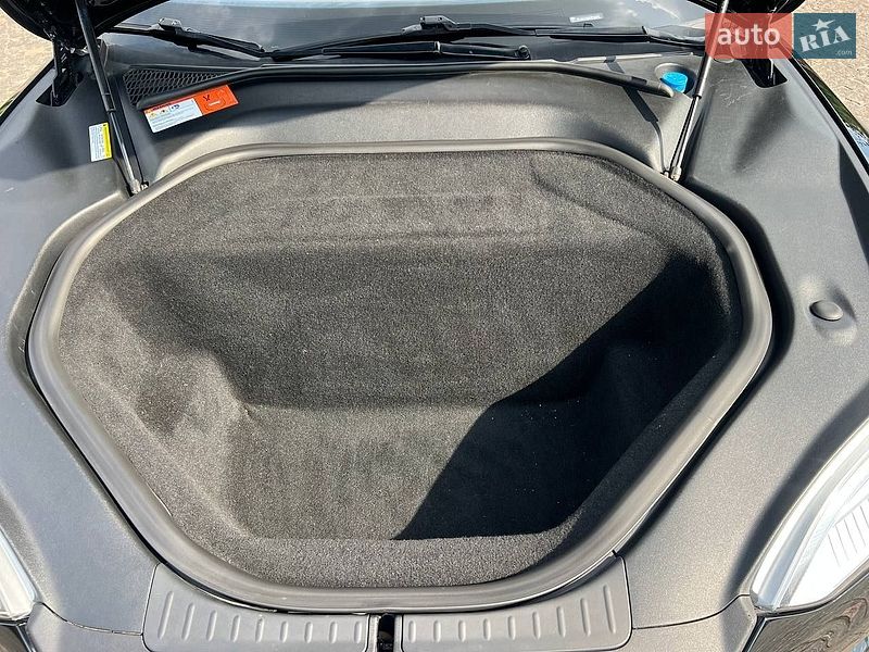 Ліфтбек Tesla Model S 2015 в Житомирі