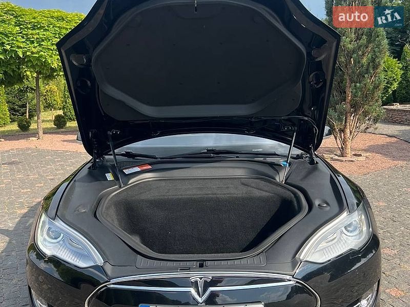 Ліфтбек Tesla Model S 2015 в Житомирі