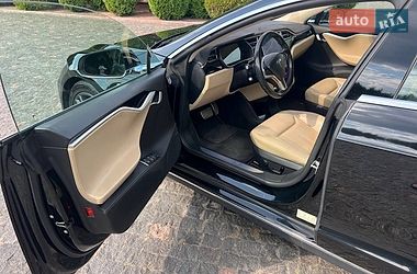 Ліфтбек Tesla Model S 2015 в Житомирі