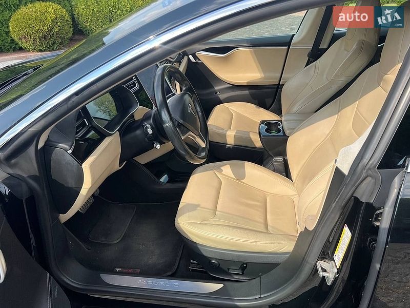 Ліфтбек Tesla Model S 2015 в Житомирі