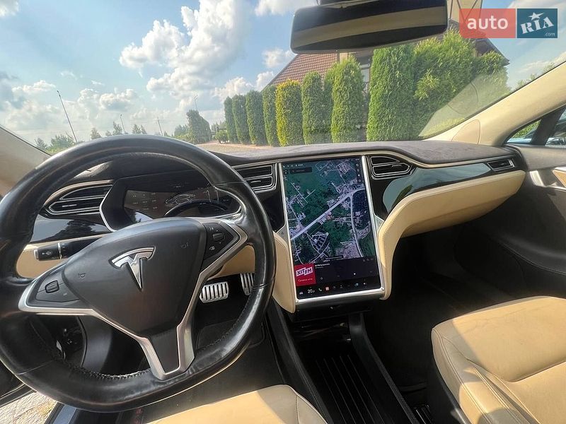 Ліфтбек Tesla Model S 2015 в Житомирі