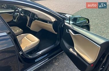 Ліфтбек Tesla Model S 2015 в Житомирі