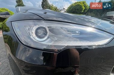Ліфтбек Tesla Model S 2015 в Житомирі