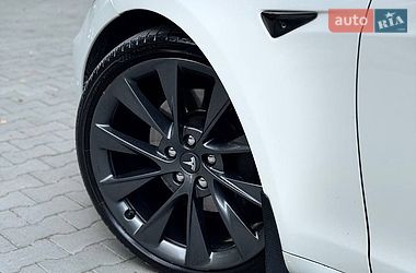 Лифтбек Tesla Model S 2017 в Тернополе