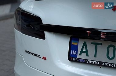Лифтбек Tesla Model S 2017 в Тернополе
