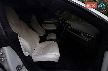 Лифтбек Tesla Model S 2017 в Тернополе