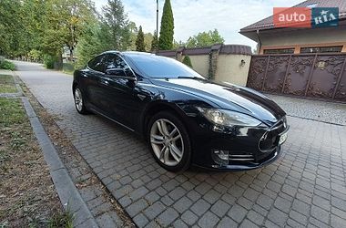 Лифтбек Tesla Model S 2014 в Львове
