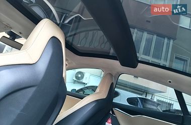 Лифтбек Tesla Model S 2014 в Львове