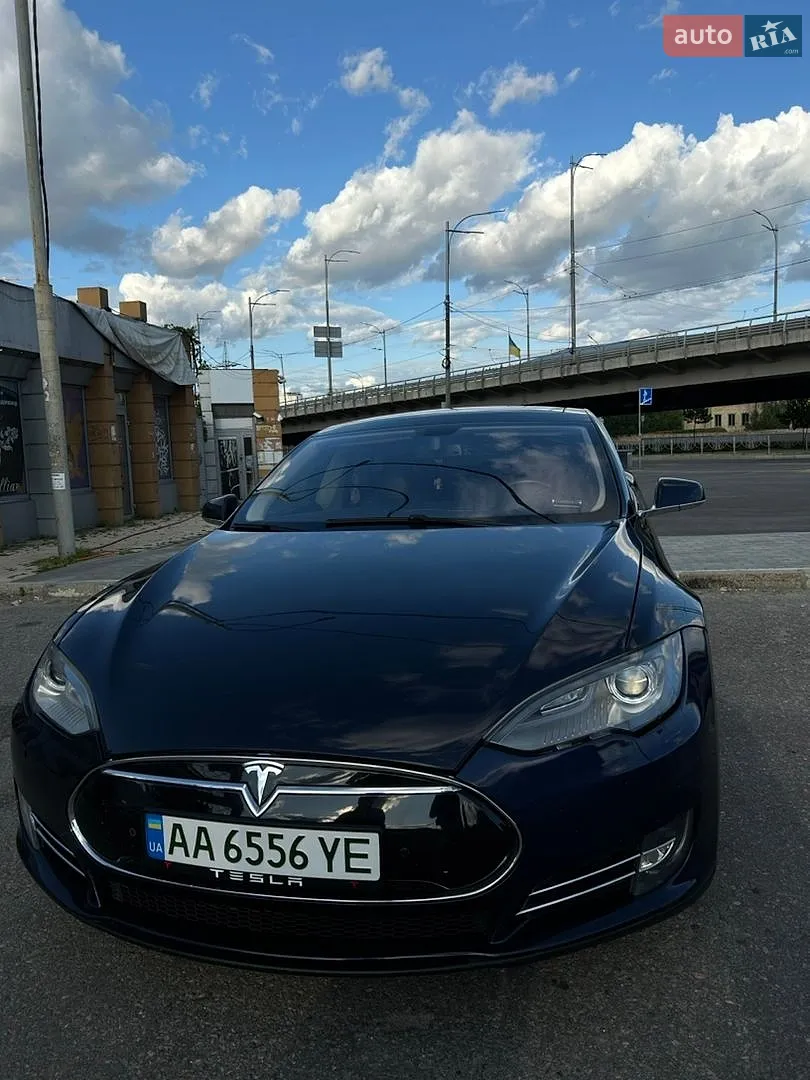 2014 Tesla Model S - фото 1