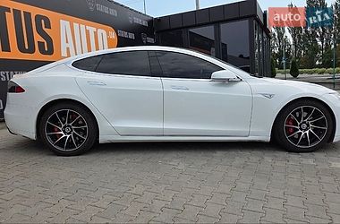 Лифтбек Tesla Model S 2016 в Хмельницком