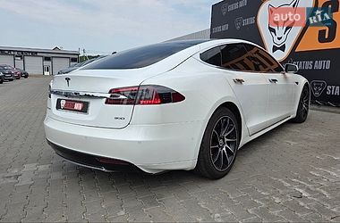 Лифтбек Tesla Model S 2016 в Хмельницком