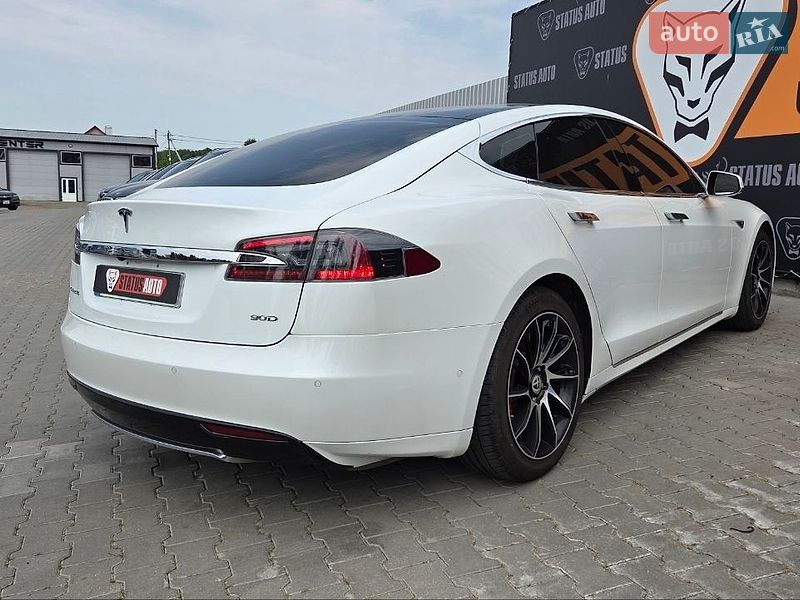 Лифтбек Tesla Model S 2016 в Хмельницком