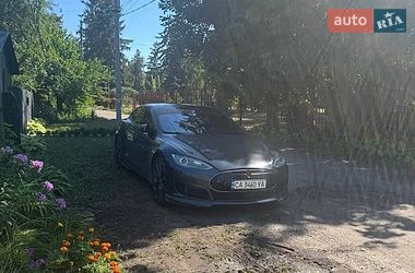 Лифтбек Tesla Model S 2014 в Смеле