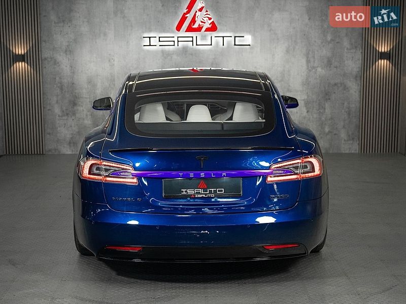 Ліфтбек Tesla Model S 2017 в Одесі