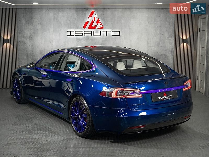 Ліфтбек Tesla Model S 2017 в Одесі