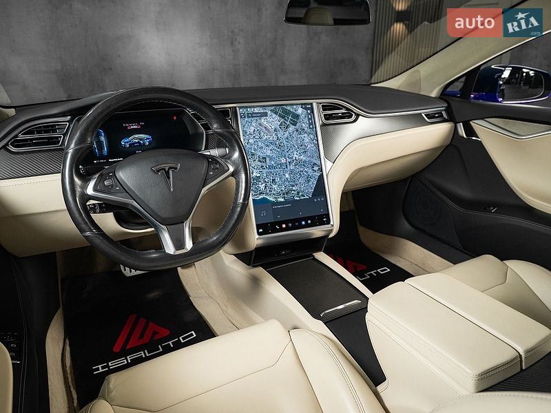 Ліфтбек Tesla Model S 2017 в Одесі