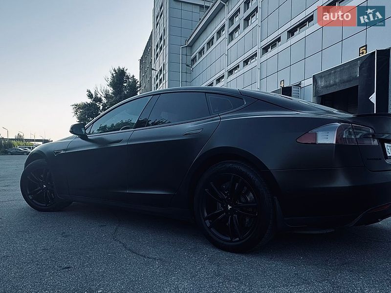 Ліфтбек Tesla Model S 2015 в Дніпрі фото 7 Ліфтбек Tesla Model S 2015 в Дніпрі