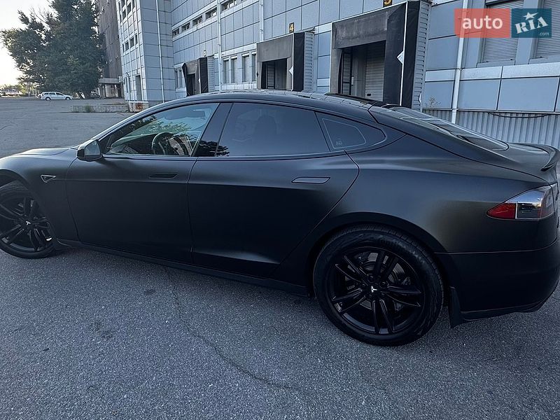 Ліфтбек Tesla Model S 2015 в Дніпрі фото 3 Ліфтбек Tesla Model S 2015 в Дніпрі