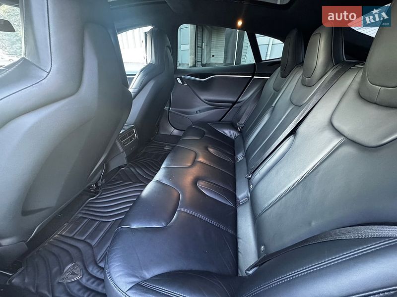 Ліфтбек Tesla Model S 2015 в Дніпрі фото 9 Ліфтбек Tesla Model S 2015 в Дніпрі