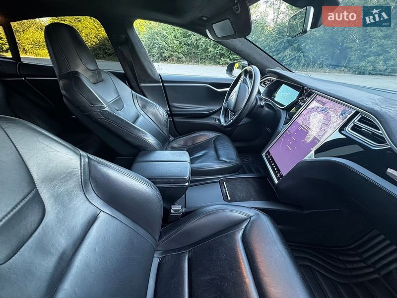 Ліфтбек Tesla Model S 2015 в Дніпрі фото 17 Ліфтбек Tesla Model S 2015 в Дніпрі